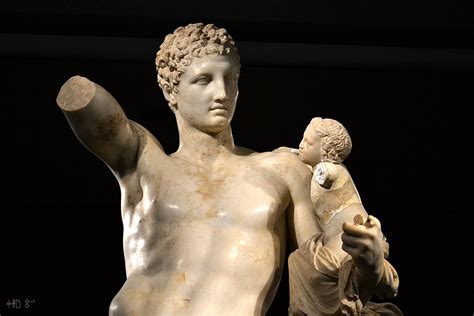 hermes con dionisos praxiteles|hermes of olympia.